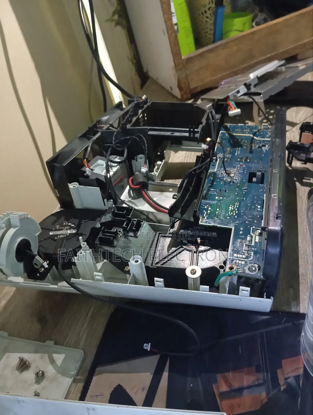 Projector Mainboard Replacement– Expert Technicians