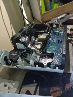 Projector Mainboard Replacement– Expert Technicians