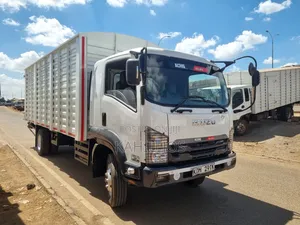 Isuzu FRR Slay Queen
