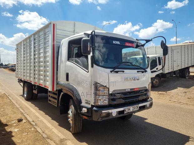 Isuzu FRR Slay Queen