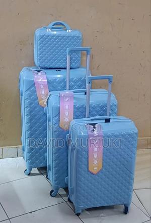 Luxurious Unbreakable Suitcase - thumbnail 2
