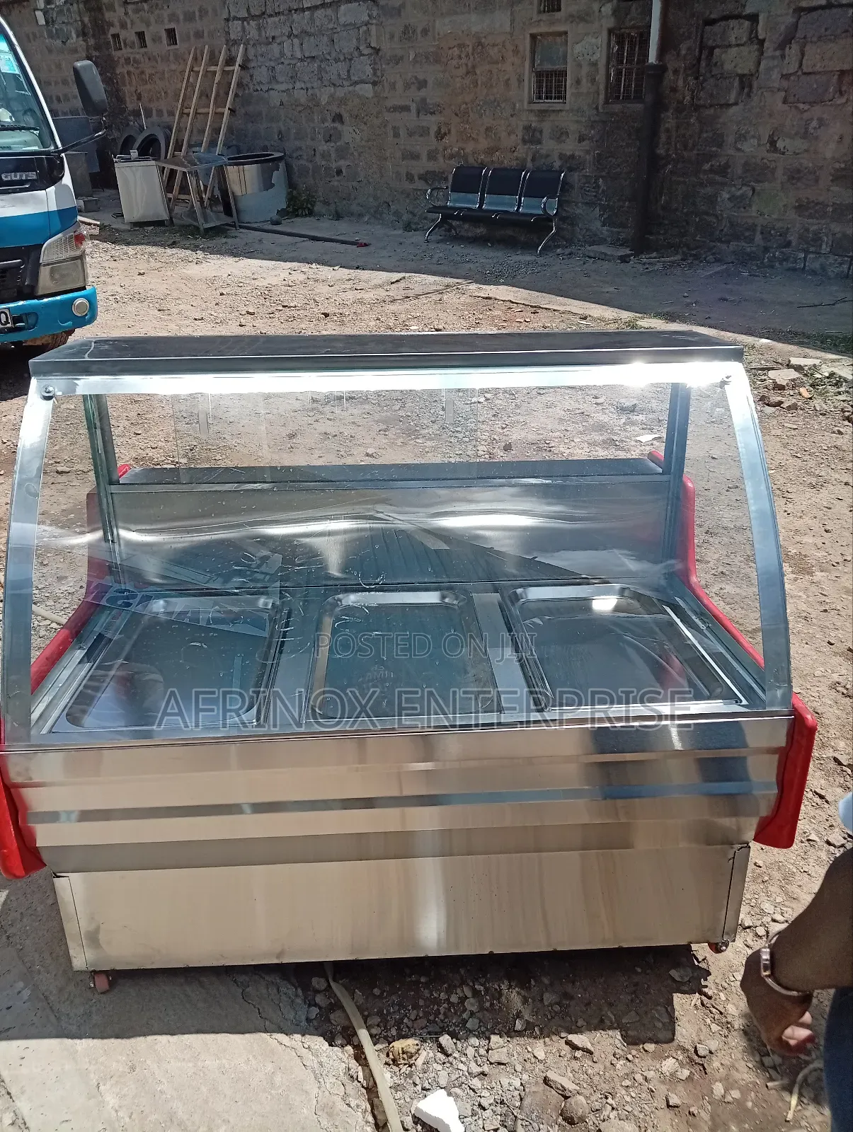 Meat Chiller Display Delivers Powerful Cooling, Crystal-Clear
