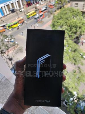 New Samsung Galaxy Z Flip6 256 GB Blue - main view