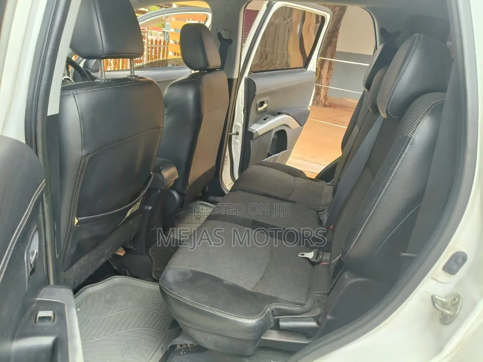 Mitsubishi Outlander 2011 White