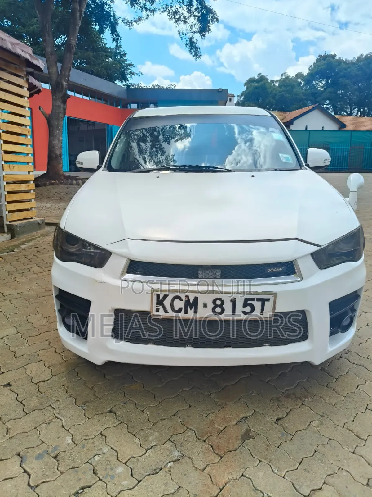 Mitsubishi Outlander 2011 White