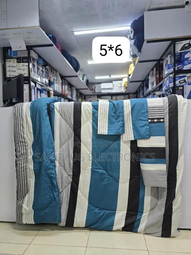 Duvet- Floral Bedding Set - Soft Cotton 5x6 (4-Piece Unbranded)