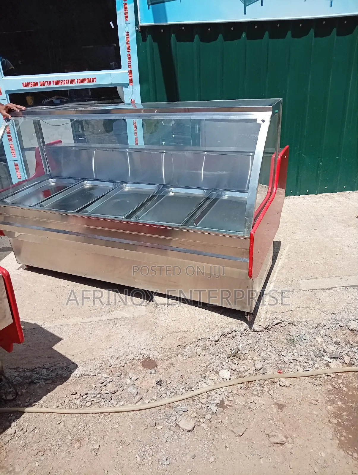 5ft Meat Chiller Display — Powerful Cooling, Crystal-Clear Glass