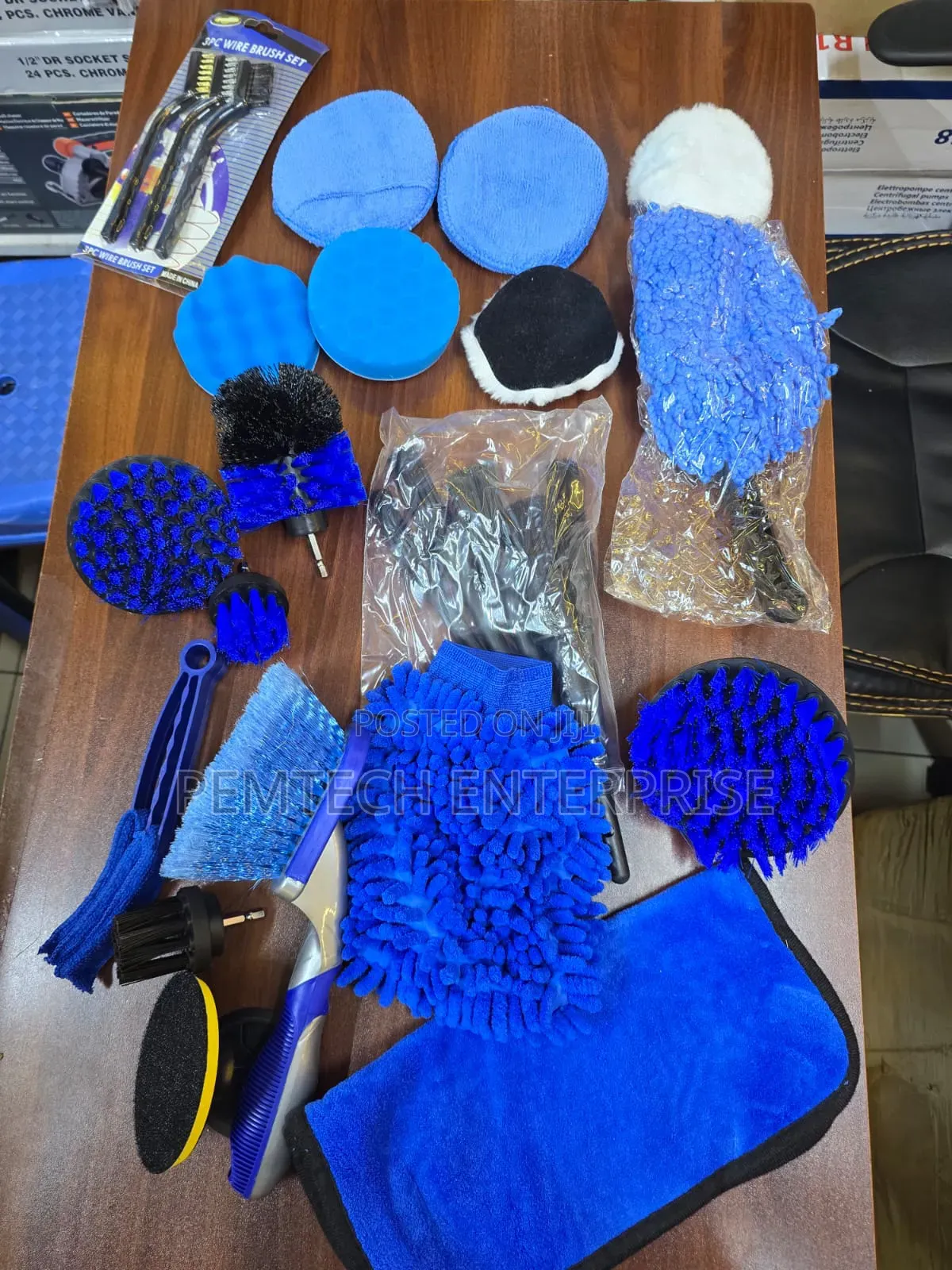 Set of Car Detailing and Cleaning Accessorie