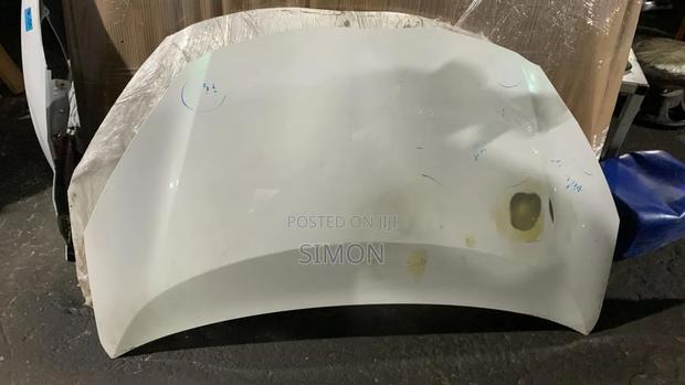 Bonnet Toyota Aqua