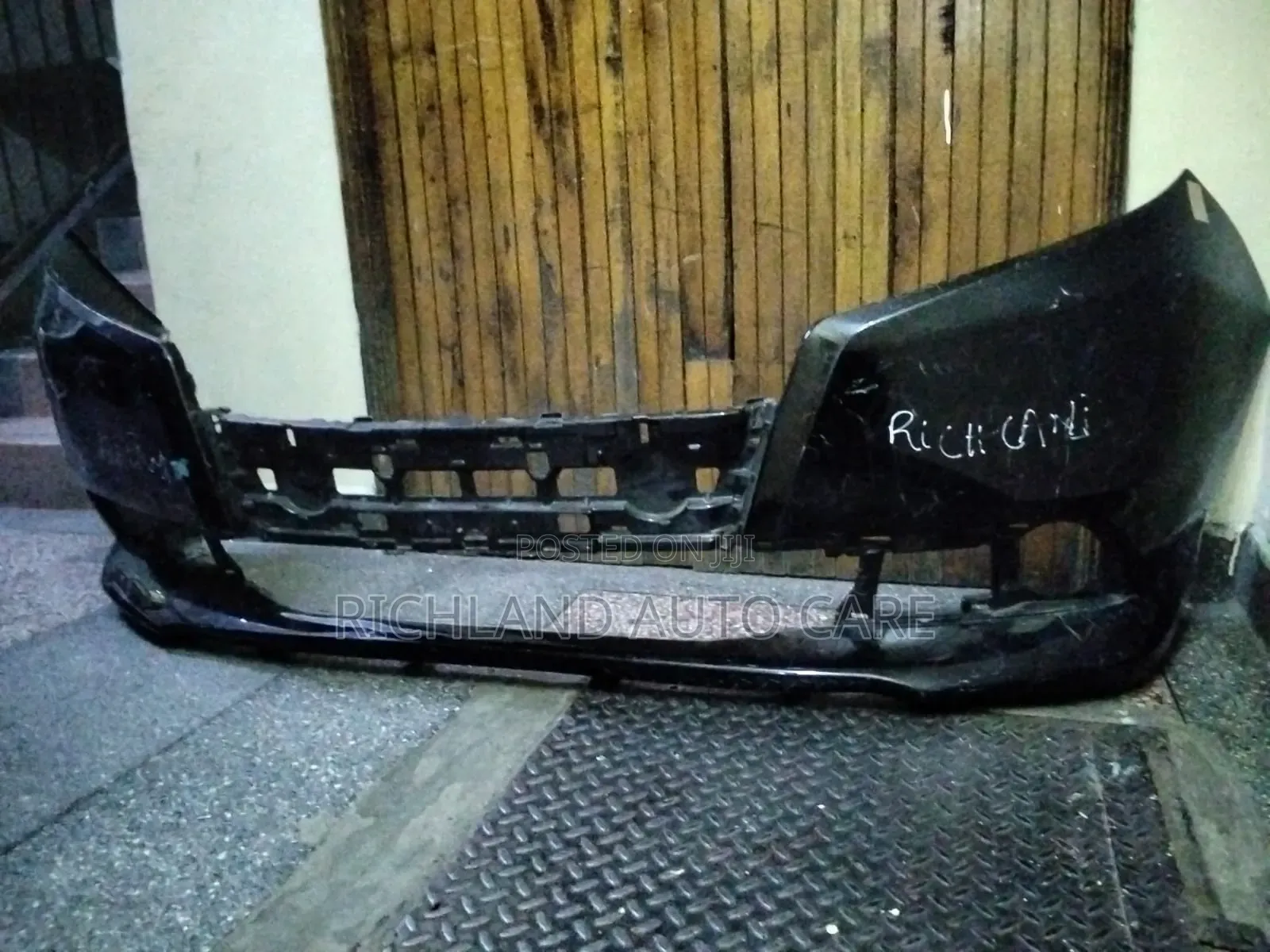 Front Bumper Noah 2015 Zrr80