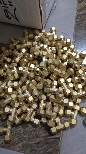 Solid Brass Tee Adapter – Built for Performance Reliability - main view