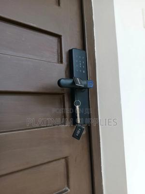 Smart Fingerprint Door Locks With Keypad for Airbnb and Homes