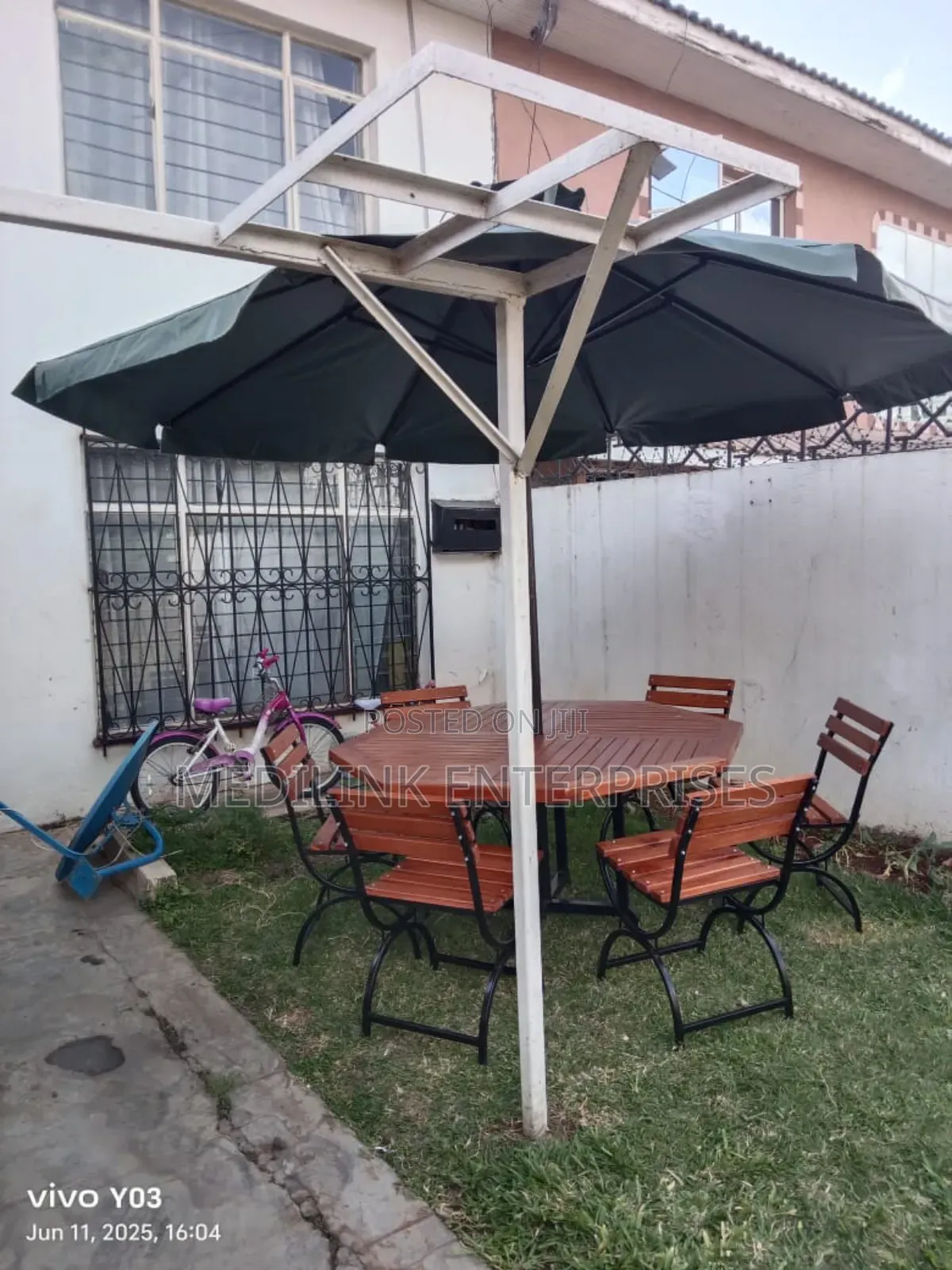 Outdoor Garden Chairs of Six Chairs