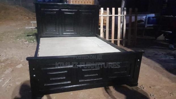 Black 5x6 Hardwood Bed - thumbnail 2