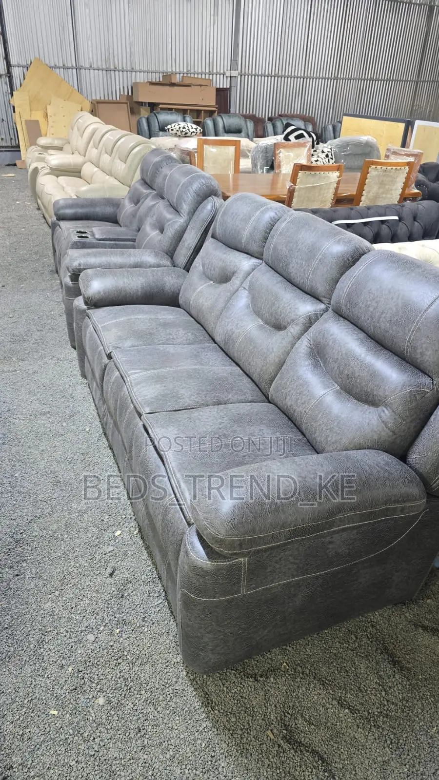 Exclusive Classy 5 Seater Semi Recliner Sofa