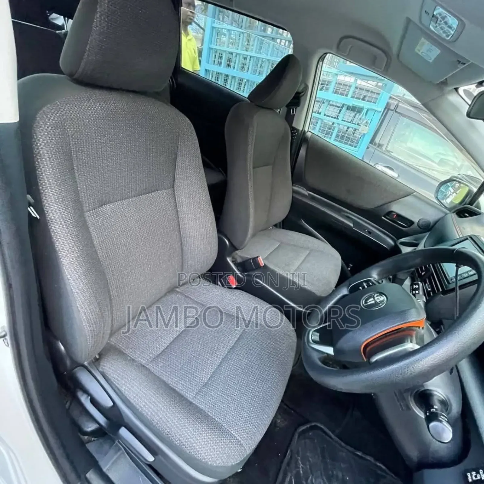 Toyota Sienta 1.5 FWD 2020 White