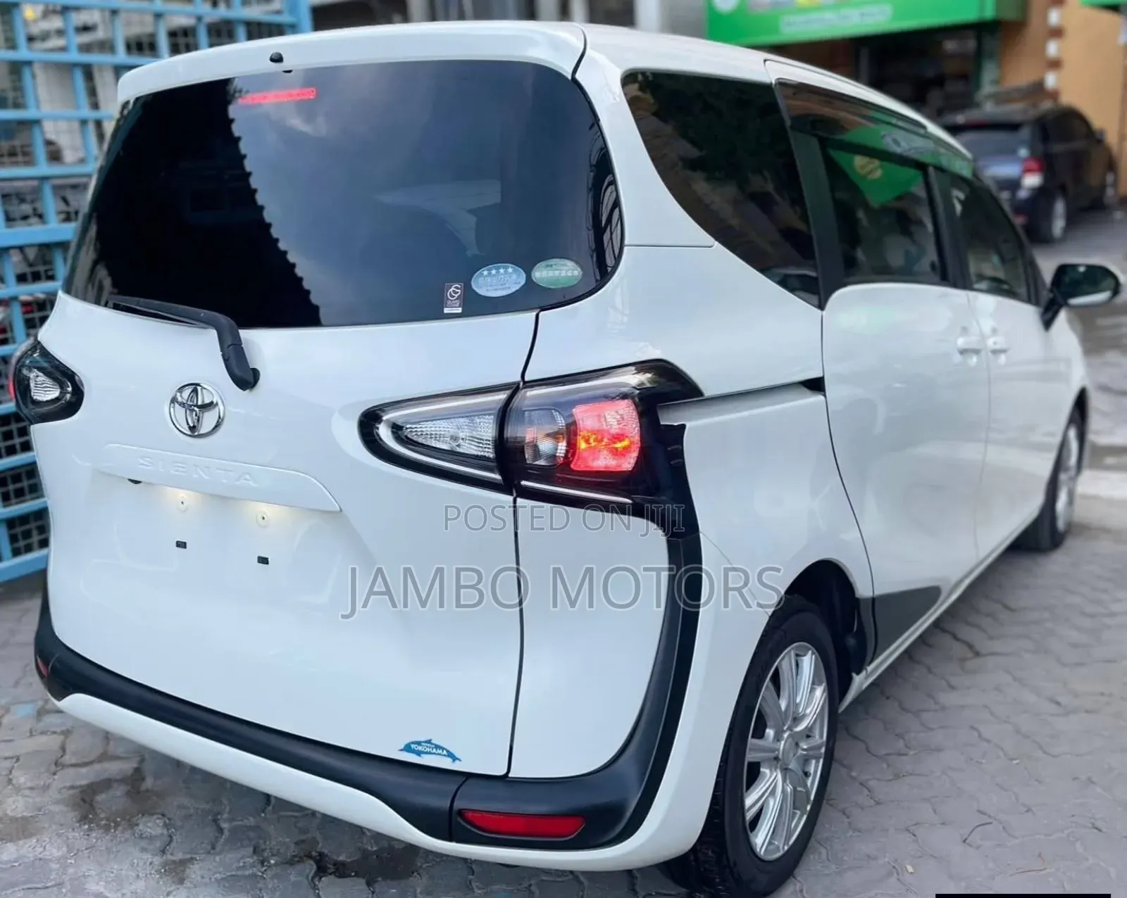 Toyota Sienta 1.5 FWD 2020 White
