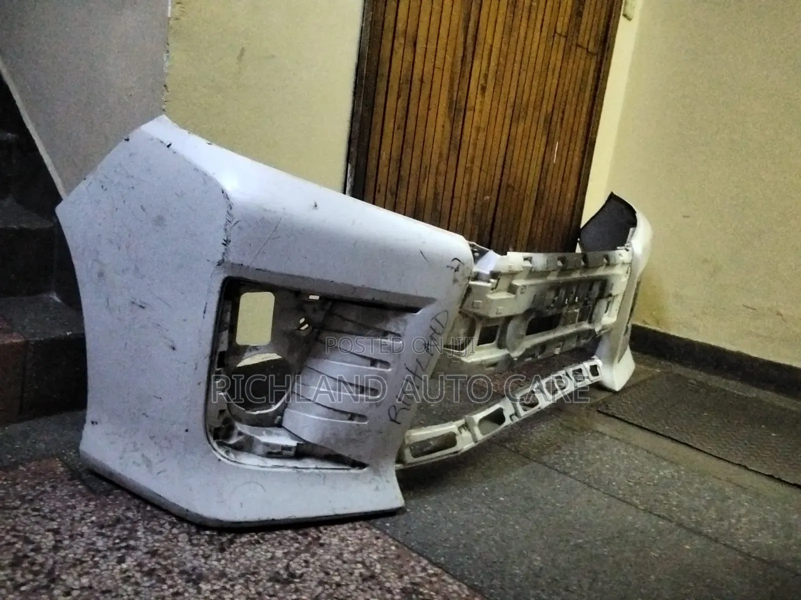 Front Bumper Voxy Zrr80