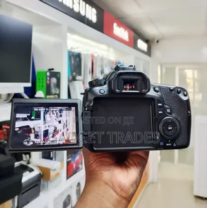 Canon Eos 60d With 18-55mm Kit Lens. Clean as New