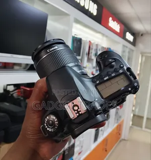 Canon Eos 60d With 18-55mm Kit Lens. Clean as New