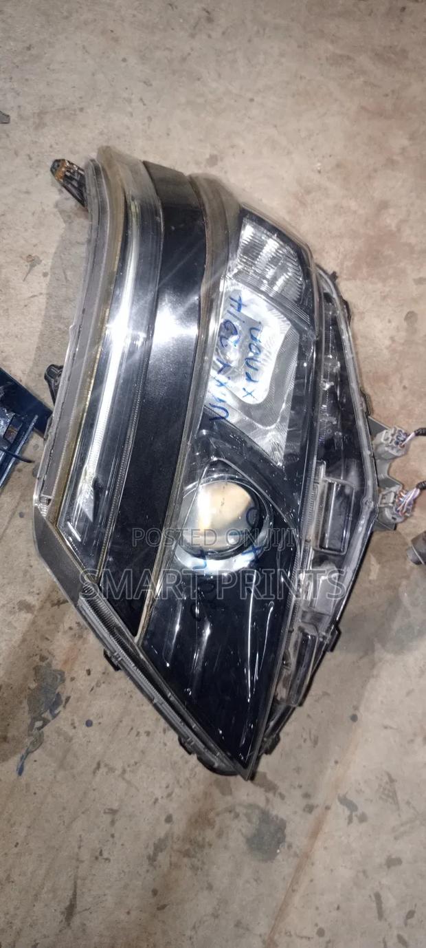Ex Japan Toyota Voxy 2014 Headlights Available