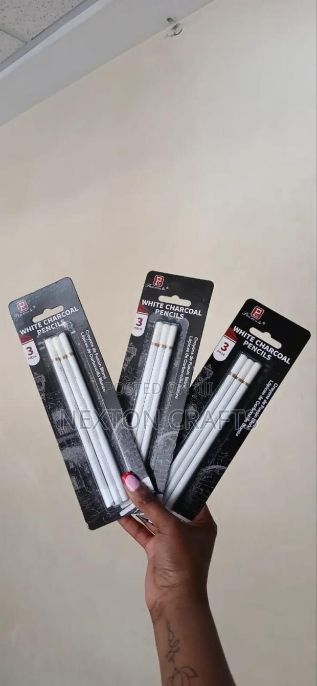 White Charcoal Pencil - thumbnail 3