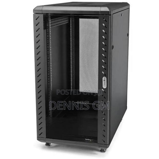 18u 600×450 Data Cabinet - main view