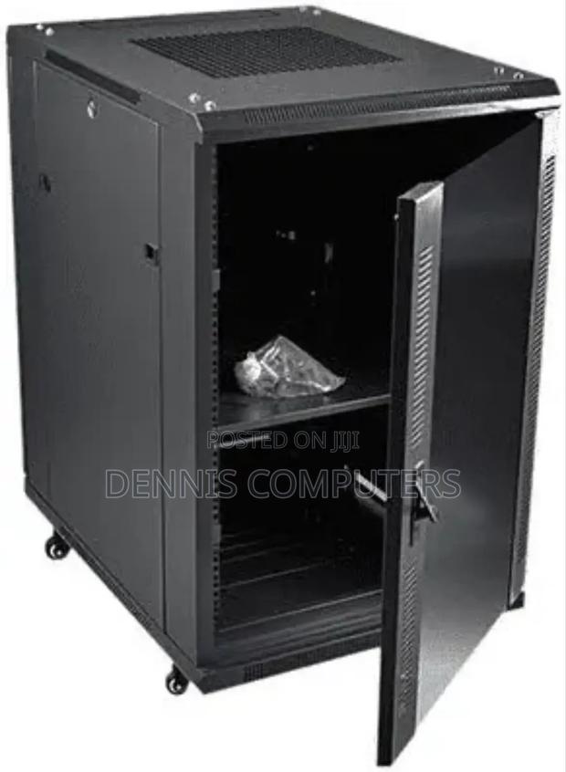 22u 600×450 Network Cabinet