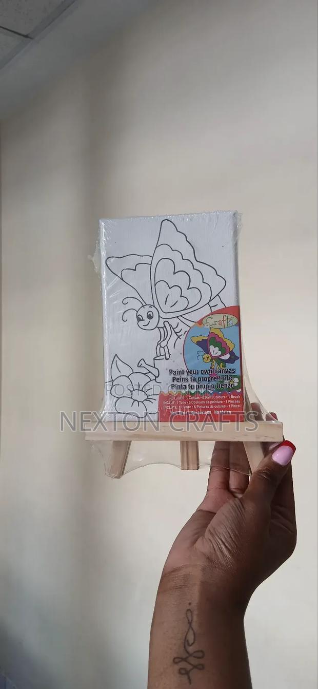 Canvas With Stand - main view