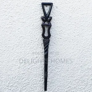 Elegant Hand-Carved African Walking Sticks_yu