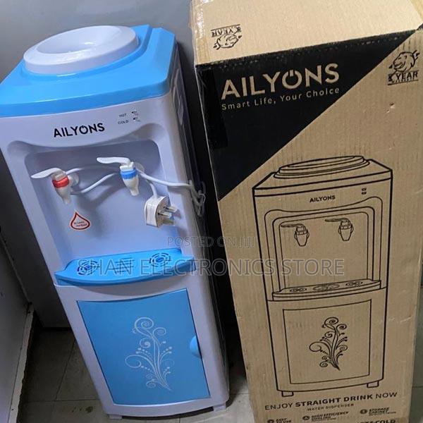 Hot and Cold 2 Taps Water Dispenser at Free Standing Dispenser