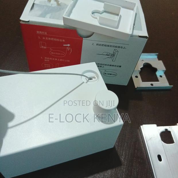 Space Saving Retractable Line - main view