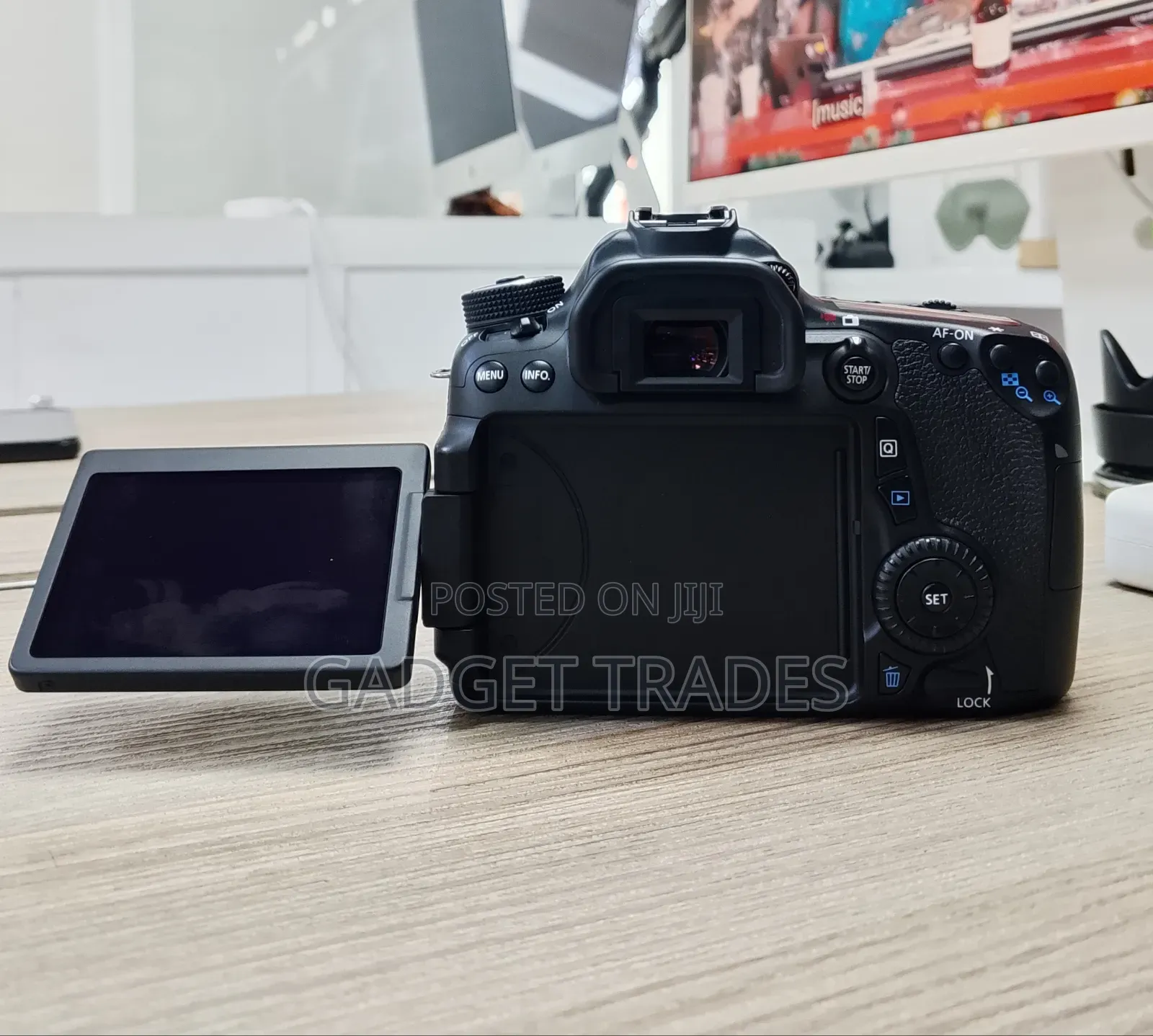 Canon Eos 70d DSLR Camera With 18-55mm F/3.5-5.6 STM Lens(Clean)