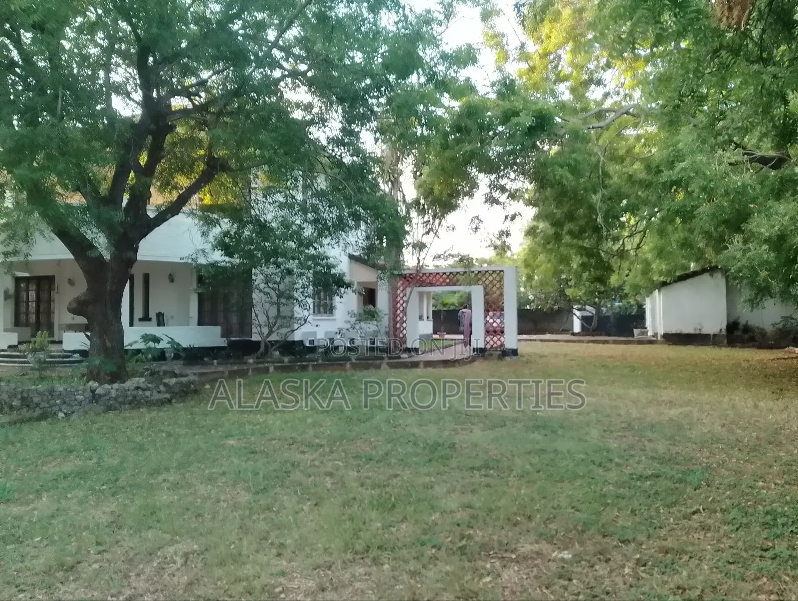 5bdrm Maisonette in Nyali Estate for sale