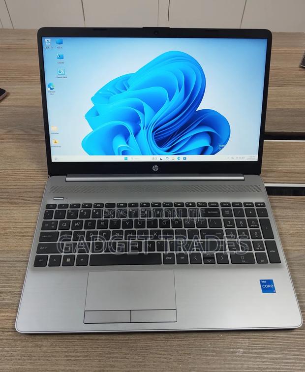 Laptop HP 250 G8 8GB Intel Core I5 SSD 256GB - main view