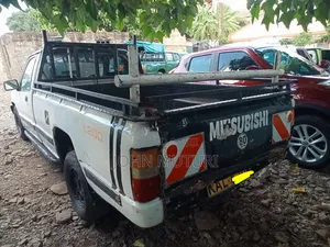 Mitsubishi L200 1997 White