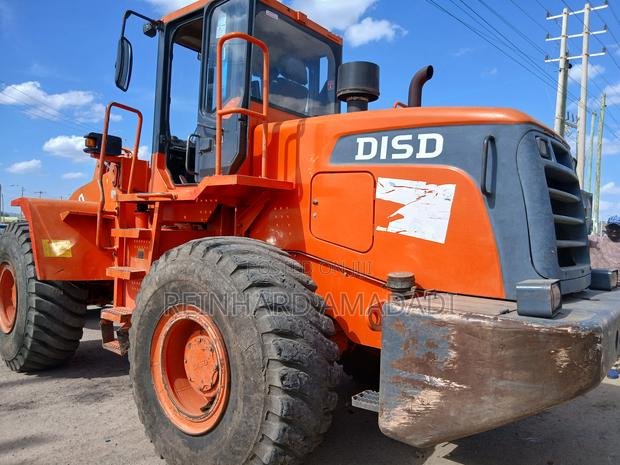 Doosan 5 Tonne Wheel Loader - main view