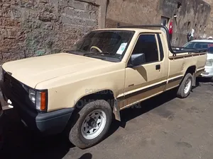 Mitsubishi L200 2001 Yellow