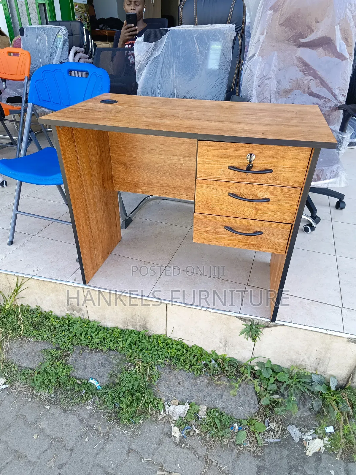 Classic Study Desk for Comfortable Learning