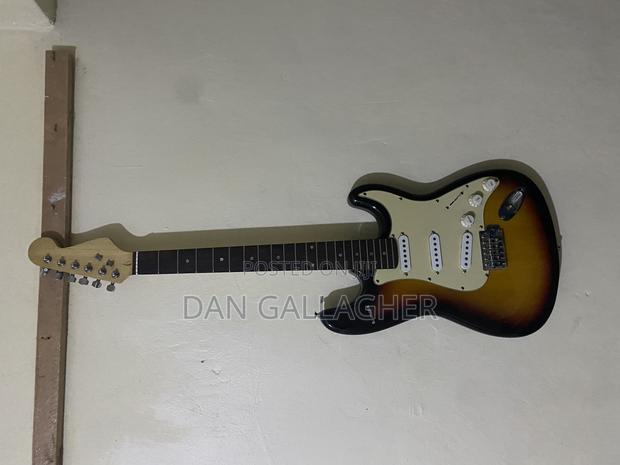 Sakura Guitar