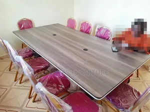 Premium Conference Table With Modern Styling