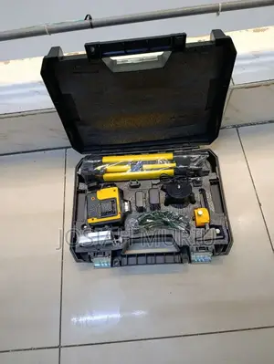 Dewalt Laser Level With Adjustable Tripod Stand