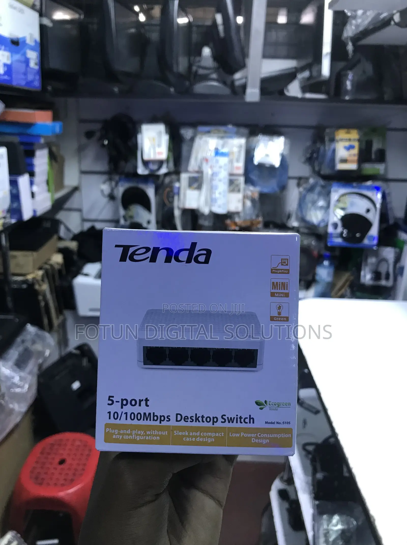 Compact 5-Port Network Switch - Tenda Energy-Efficient Model