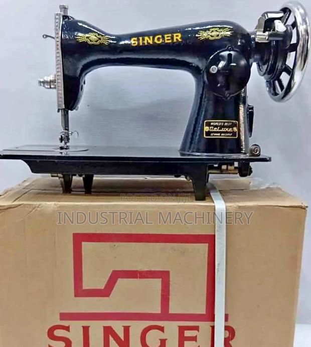 Singer Sewing Machine - main view