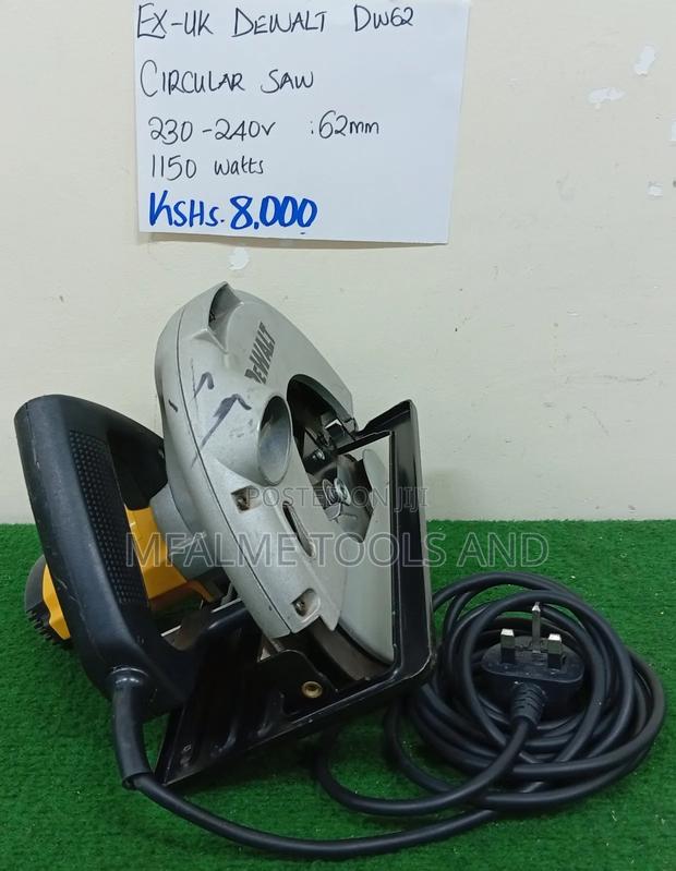 Dewalt D23550-Gb Circular Saw - main view