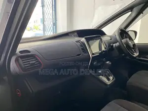 Nissan Serena 2018 Gray