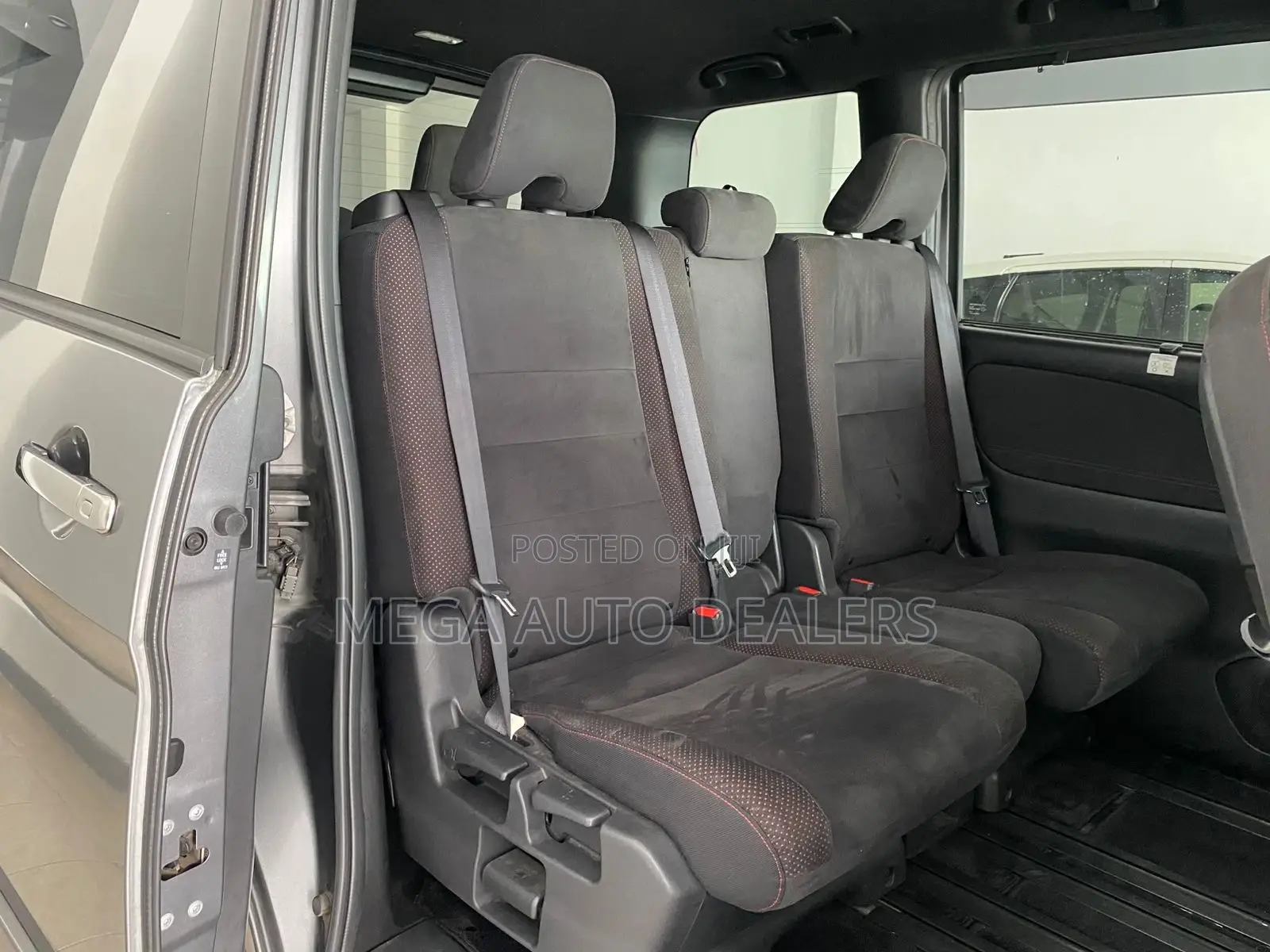 Nissan Serena 2018 Gray