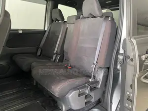 Nissan Serena 2018 Gray