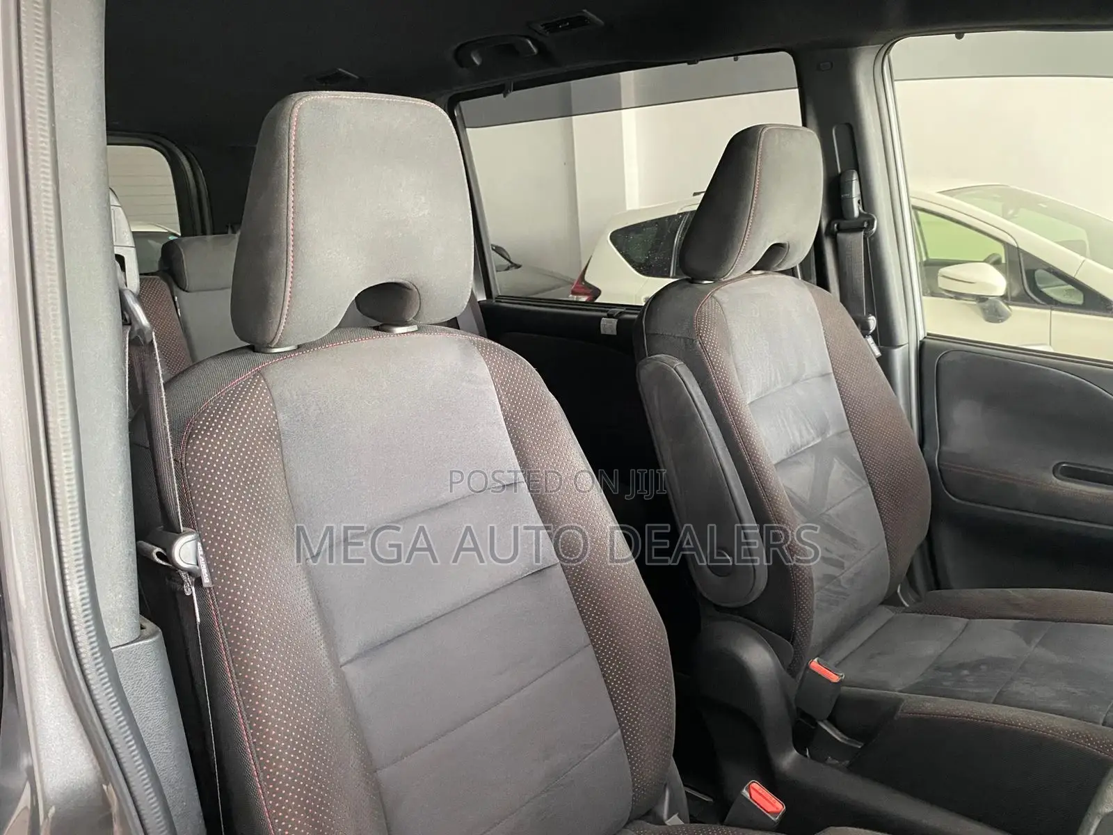 Nissan Serena 2018 Gray