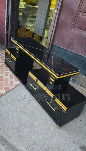 Executive 5 Fts Black/White And Gold With Marble Top Tv Stand
